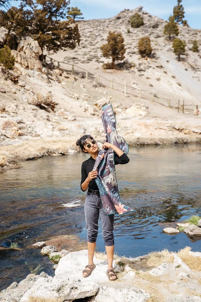 Camping Gear Nomadix Palms Night Go-Anywhere Towel