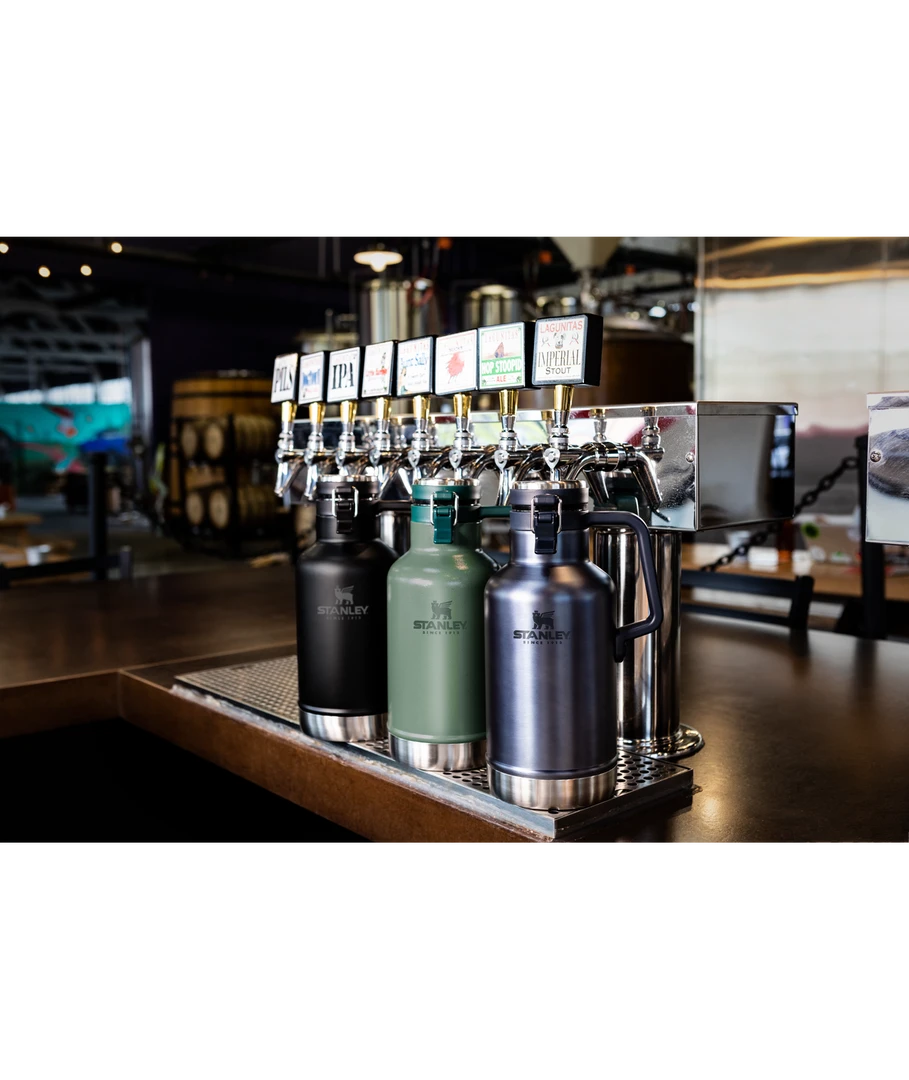 Stanley Classic Easy- Pour Growler 64oz