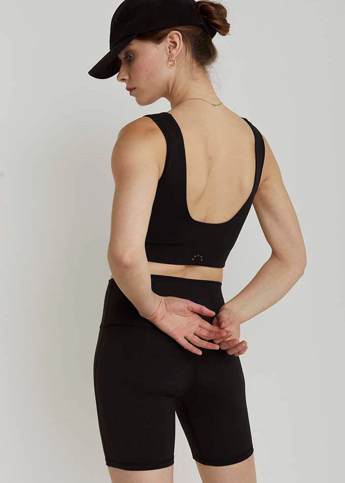 Varley Dina Short 7”